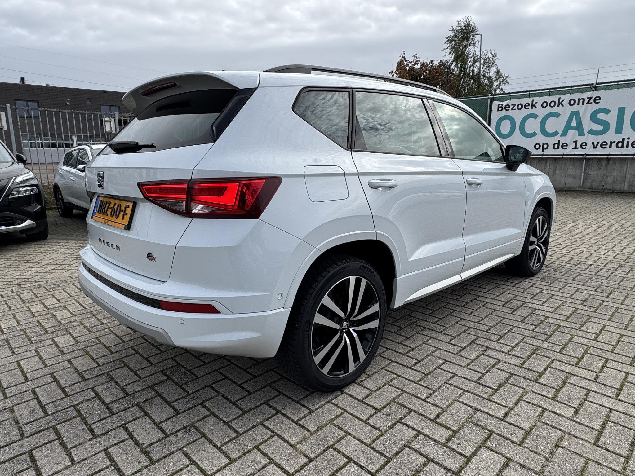 SEAT Ateca 1.5 TSI FR Intense TREKHAAK | ACC | 360* Camera |, Auto's, 4 cilinders, Wit, Bedrijf, 19 km/l