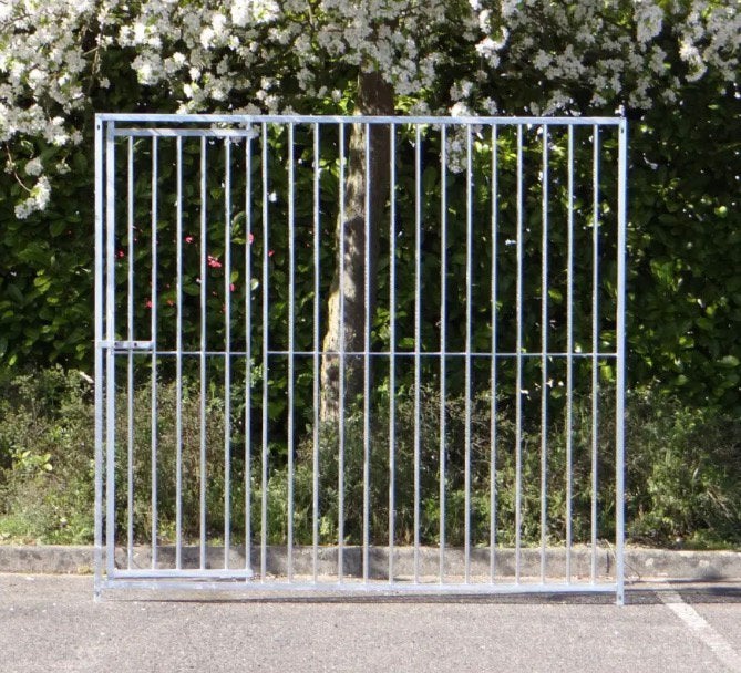 2 kennelpanelen (2m met deur en 1,5m), Dieren en Toebehoren, Hondenhokken, Ophalen, Zo goed als nieuw, 110 cm of meer, 100 cm of meer