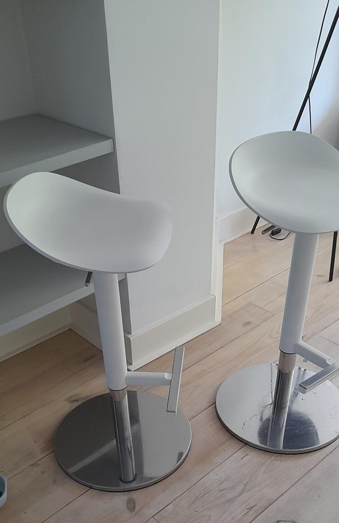 2 Barkrukken - Zithoogte 69 cm - Spotgoedkoop!, Huis en Inrichting, Barkrukken, Ophalen, Gebruikt, Met voetsteun, 60 tot 90 cm