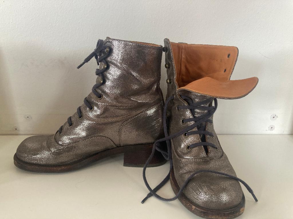 Chie Mihara veterboots zilver 36-37, Kleding | Dames, Schoenen, Overige kleuren, Verzenden, Lage of Enkellaarzen, Zo goed als nieuw