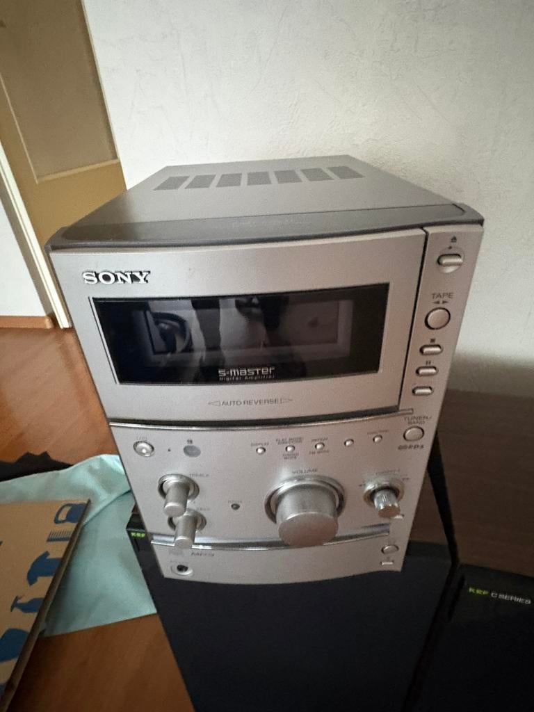 Stereo cd mp3 radio met 2 x 100 watt speaker, Ophalen, Gebruikt, Tuner of Radio, Sony