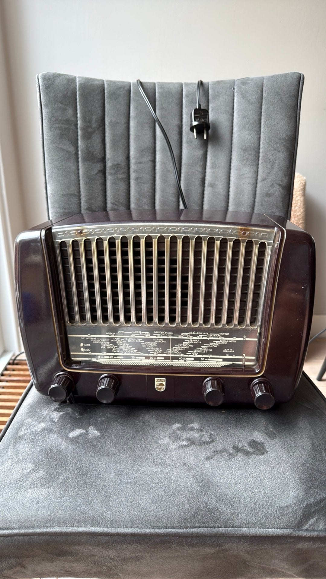 Philips buizenradio jaren 50, Ophalen
