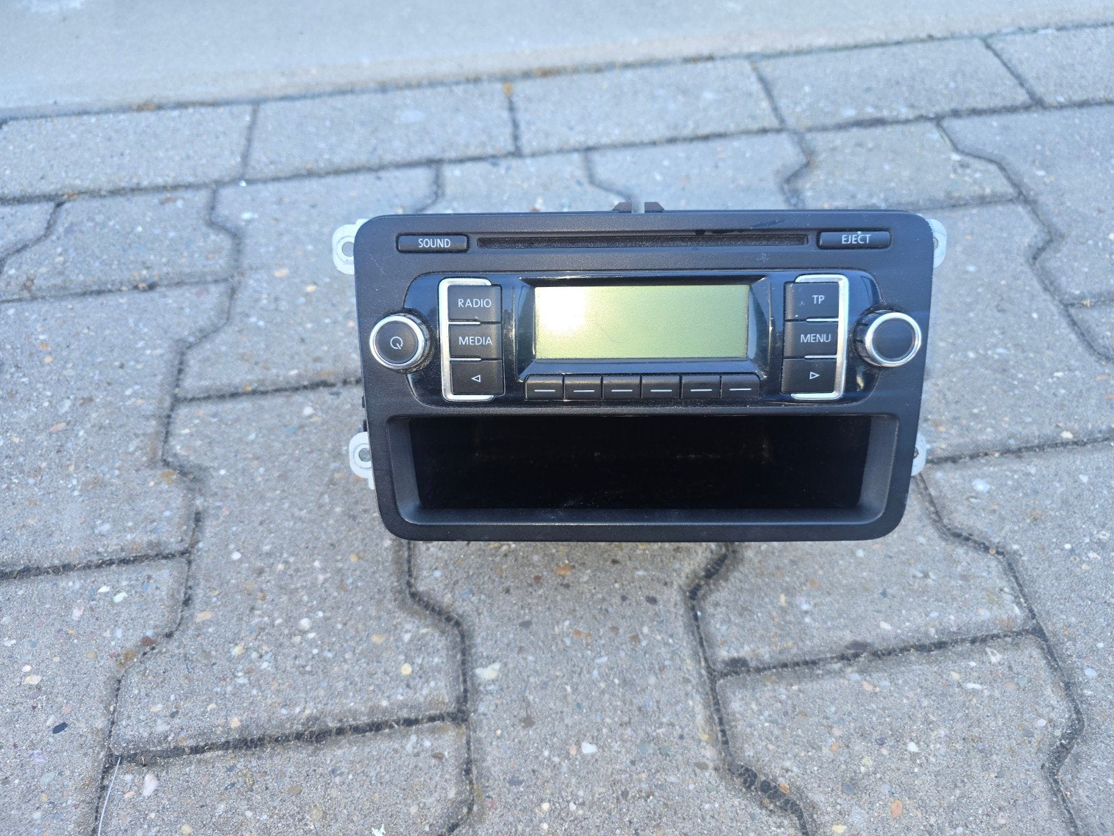 VW Originele 2 DIN Radio met Opbergvakje - Goede Staat, Ophalen of Verzenden, Gebruikt
