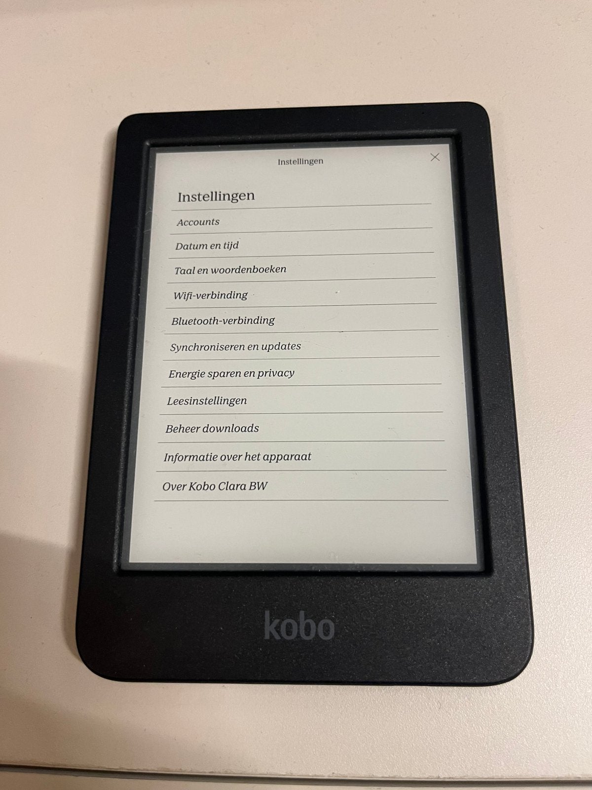Kobo Clara BW e-reader, 6 inch of minder, Ophalen of Verzenden, Zo goed als nieuw, 16 GB of meer