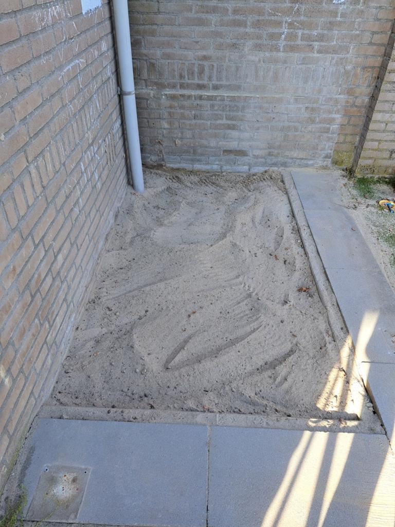 Gratis zand 2 x 1 x 0,50 meter, Ophalen, Gebruikt, Speelzand
