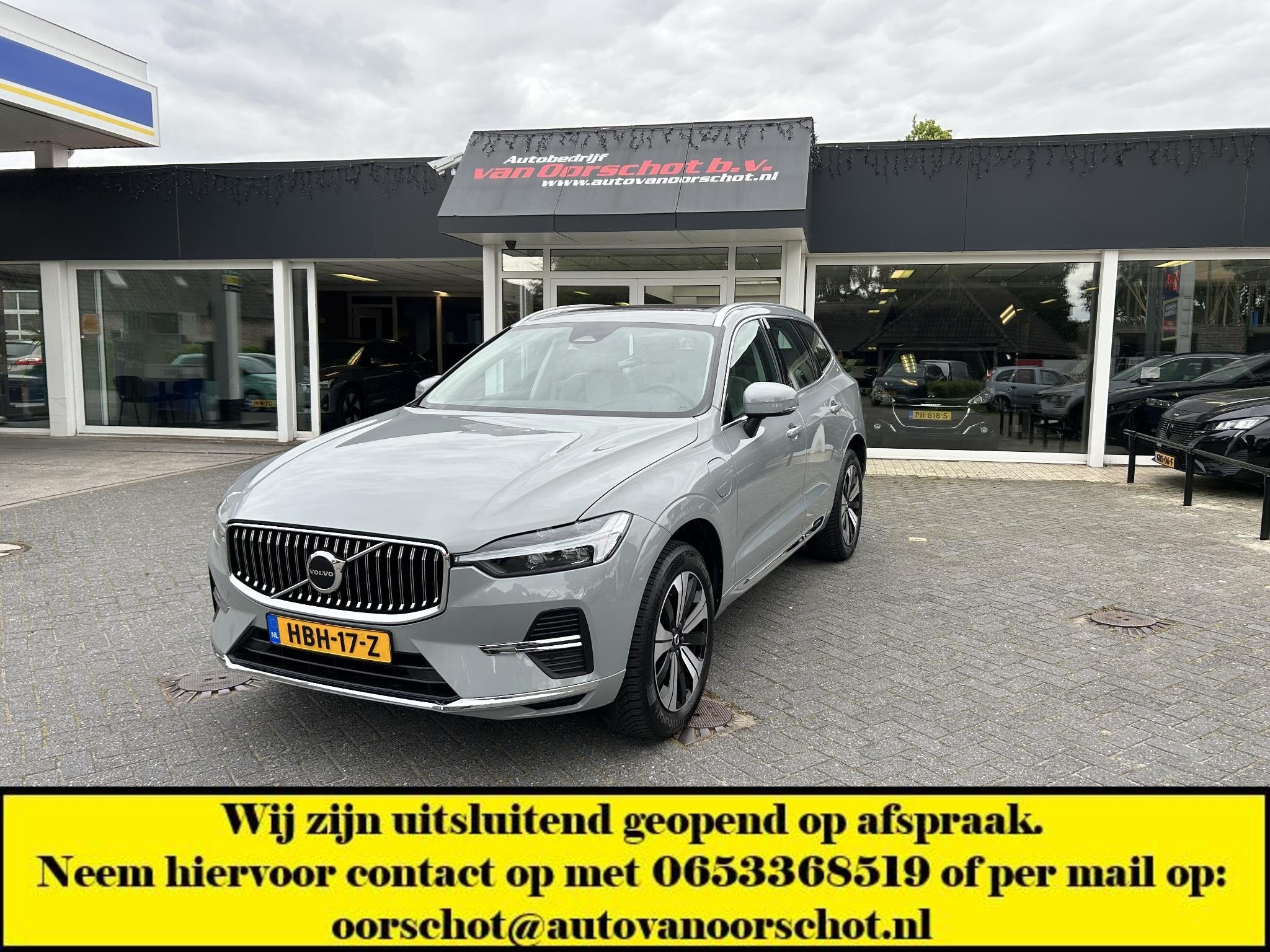 Volvo XC60 2.0 T6 Plug-in hybrid AWD Essential Bright, Auto's, Volvo, Automaat, Stof, Gebruikt, Euro 6