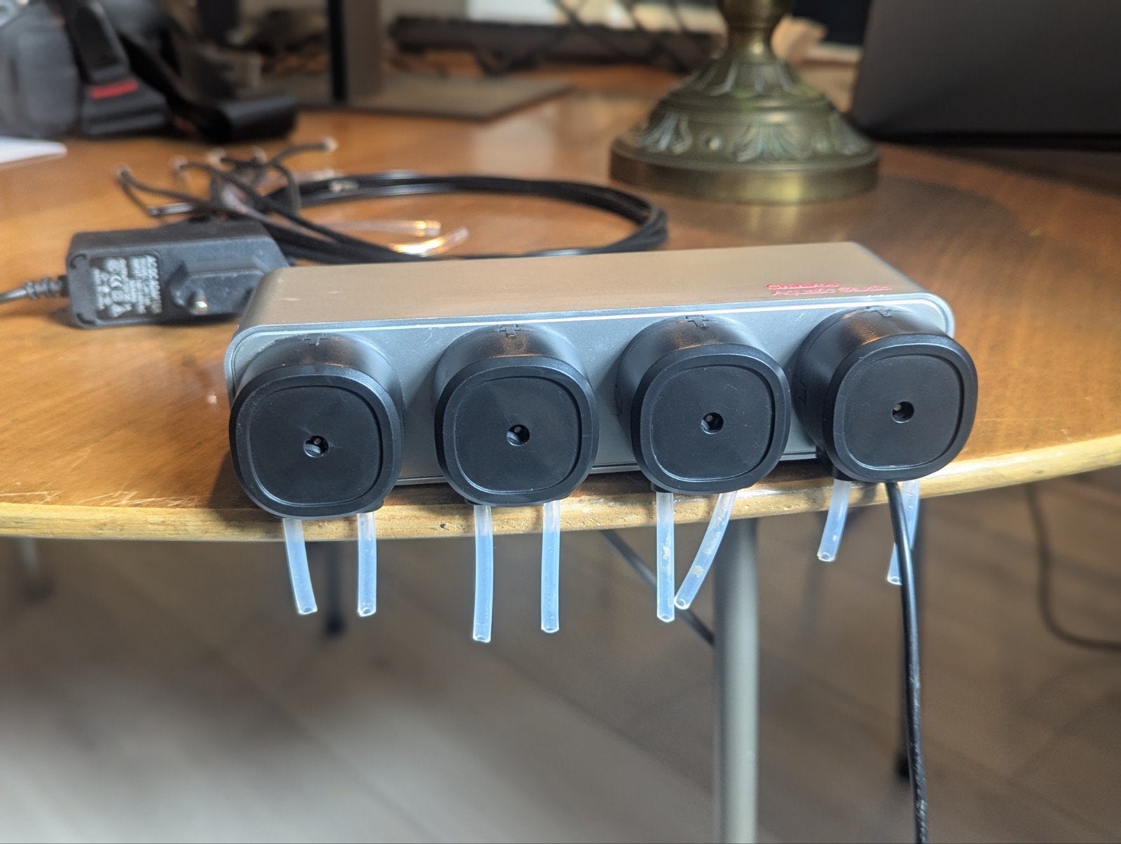 Chihiros doseersysteem 4 kanalen + dosing flow adapter 16/22, Dieren en Toebehoren, Ophalen of Verzenden, Zo goed als nieuw, Chihiros