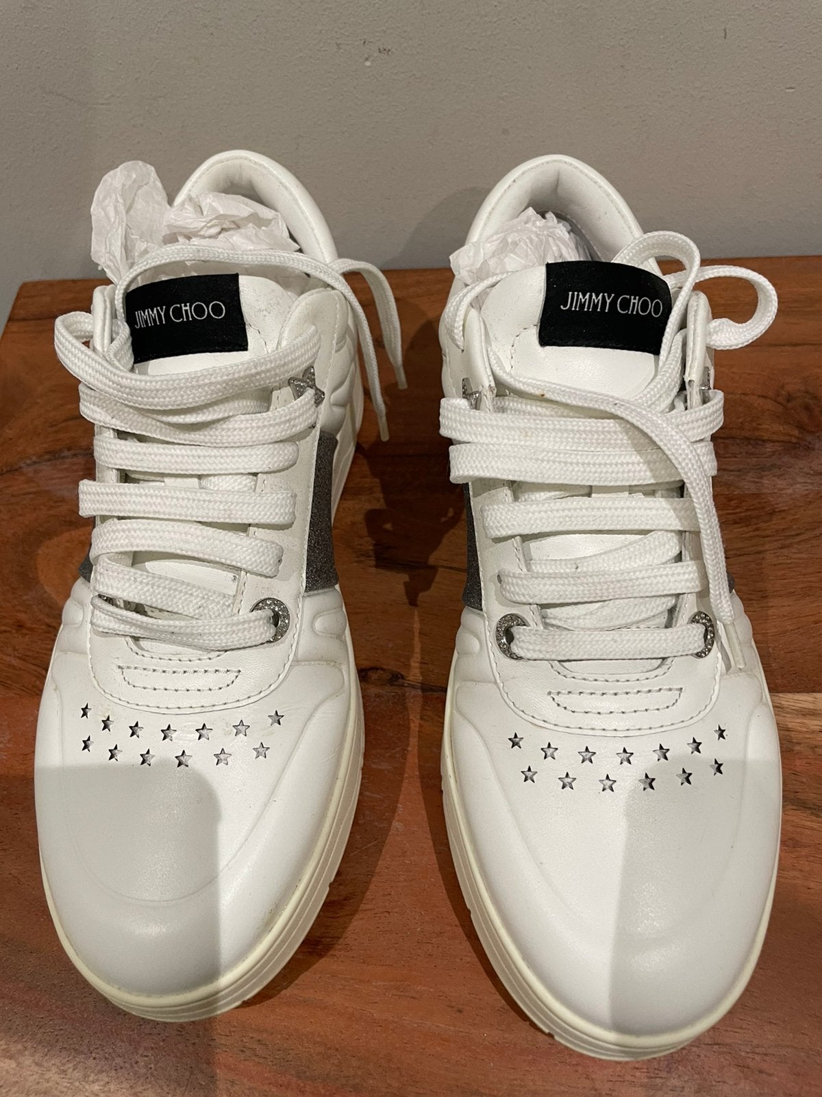 Jimmy choo sneakers aangeboden, Kleding | Dames, Wit, Ophalen of Verzenden, Sneakers of Gympen, Zo goed als nieuw