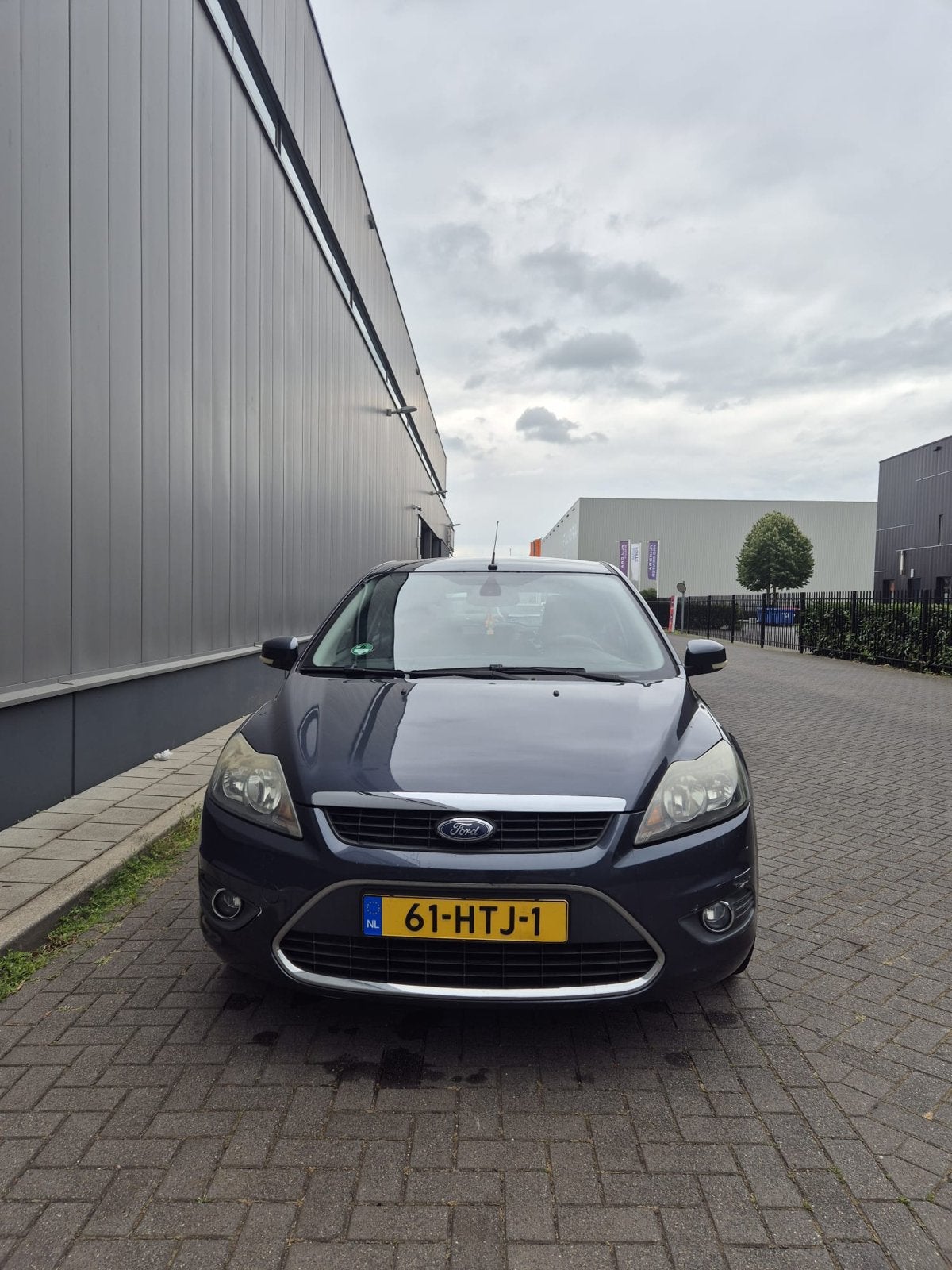 Ford Focus 1.6 74KW 5D 2009 Grijs, Auto's, Ford, 1596 cc, 15 km/l, 4 cilinders, 49 €/maand