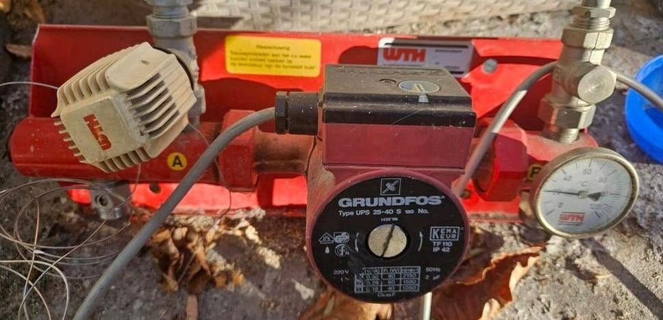 Grundfos UPS 25-40 S 180 warmtepomp circulatiepomp, Ophalen of Verzenden, Gebruikt, Minder dan 200 watt, Overige typen