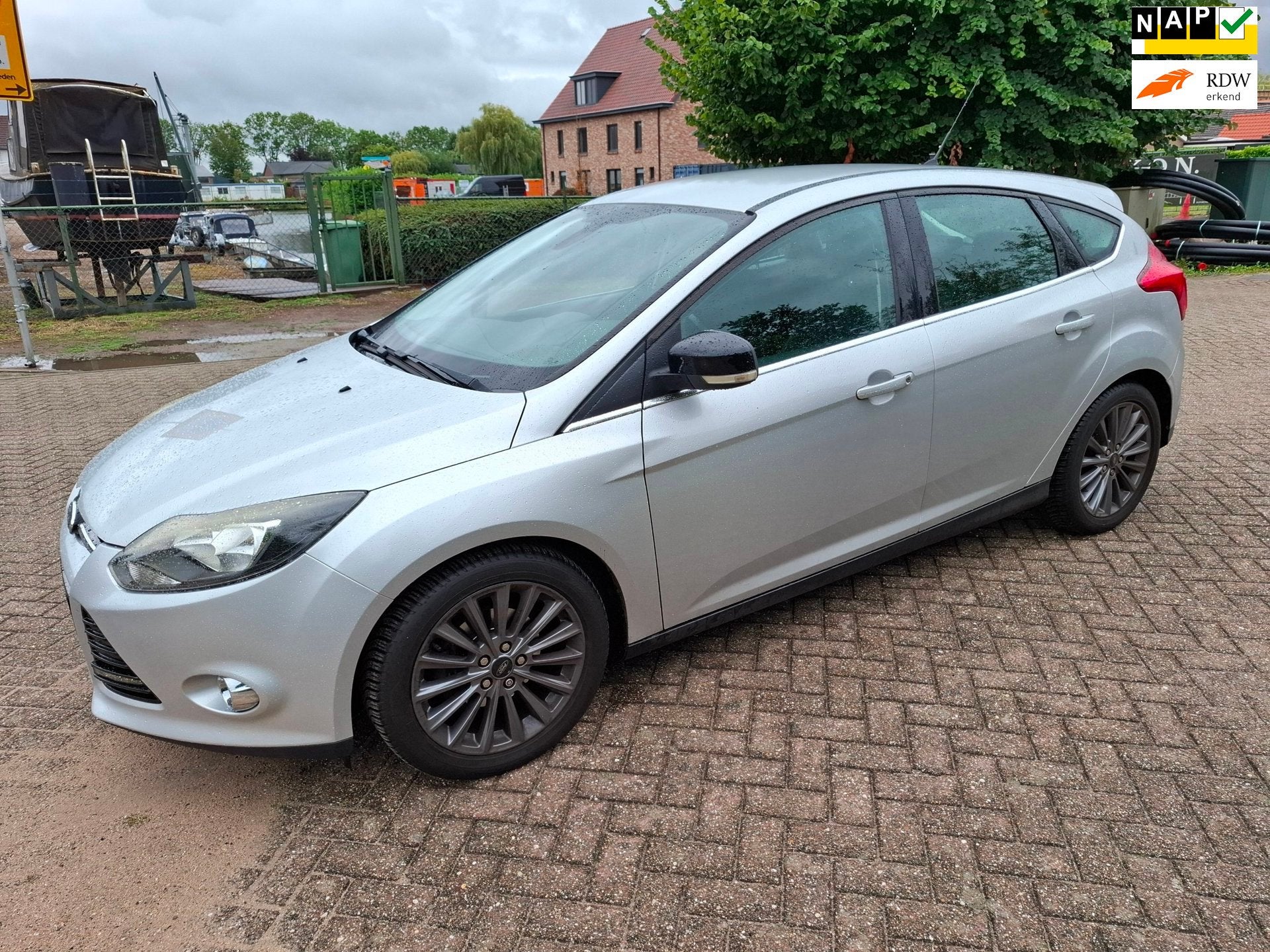 Ford Focus 1.6 TI-VCT Trend, Auto's, Gebruikt, Zwart, 4 cilinders, Origineel Nederlands