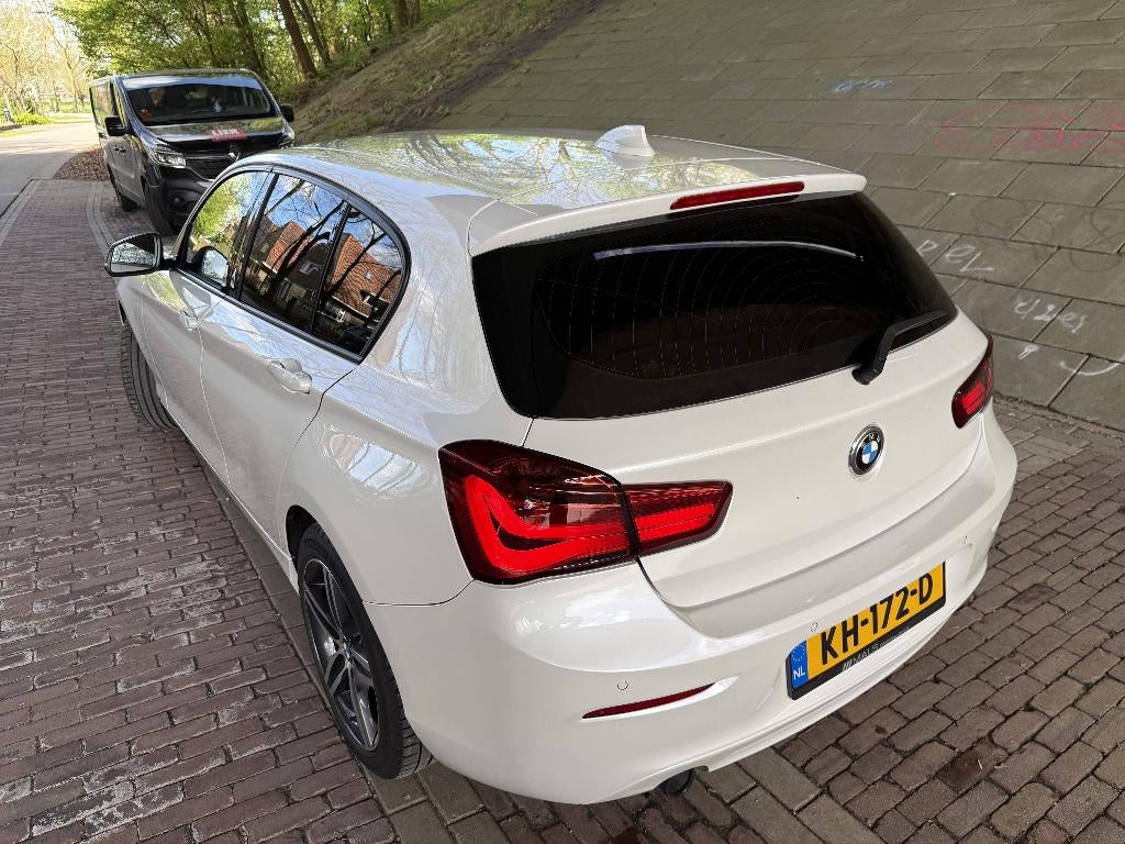 BMW 1-Serie 118i Parelmoer Wit, Apple Carplay, Onderhouden, Wit, Origineel Nederlands, 650 kg, Lichtsensor