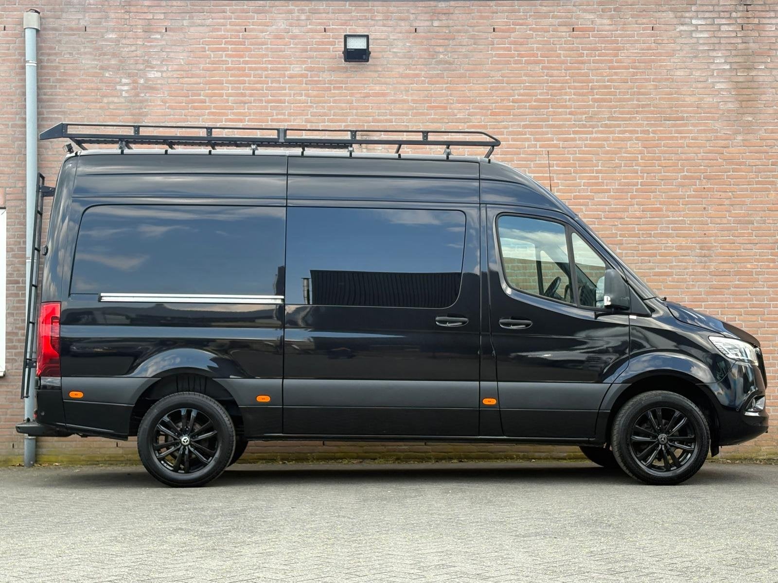 Foto 11 van Mercedes-Benz Sprinter 319CDI 3.0V6 L2H2 Dubbelcabine / Came