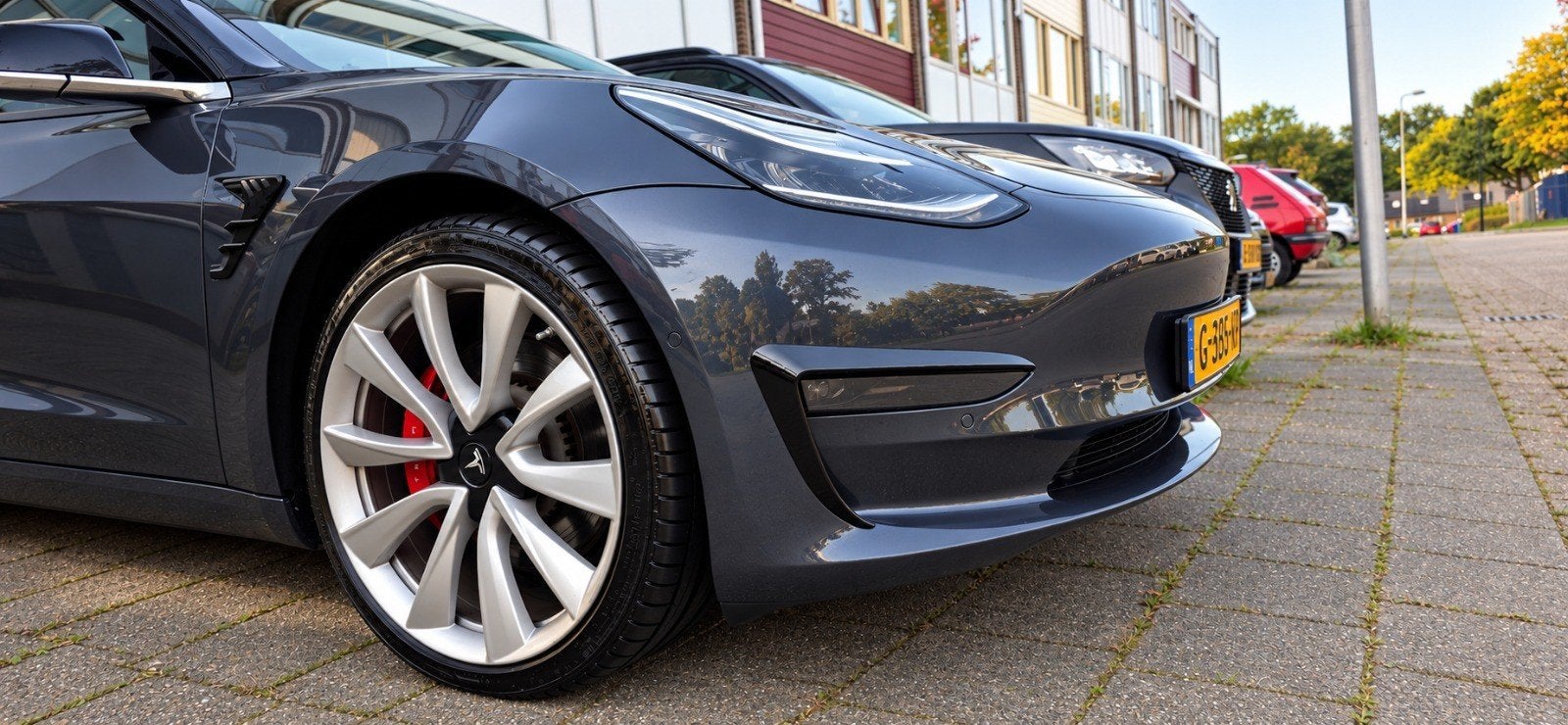 Foto 14 van Tesla Model 3 2019 Performance Grijs | 83% SOH / NW banden |