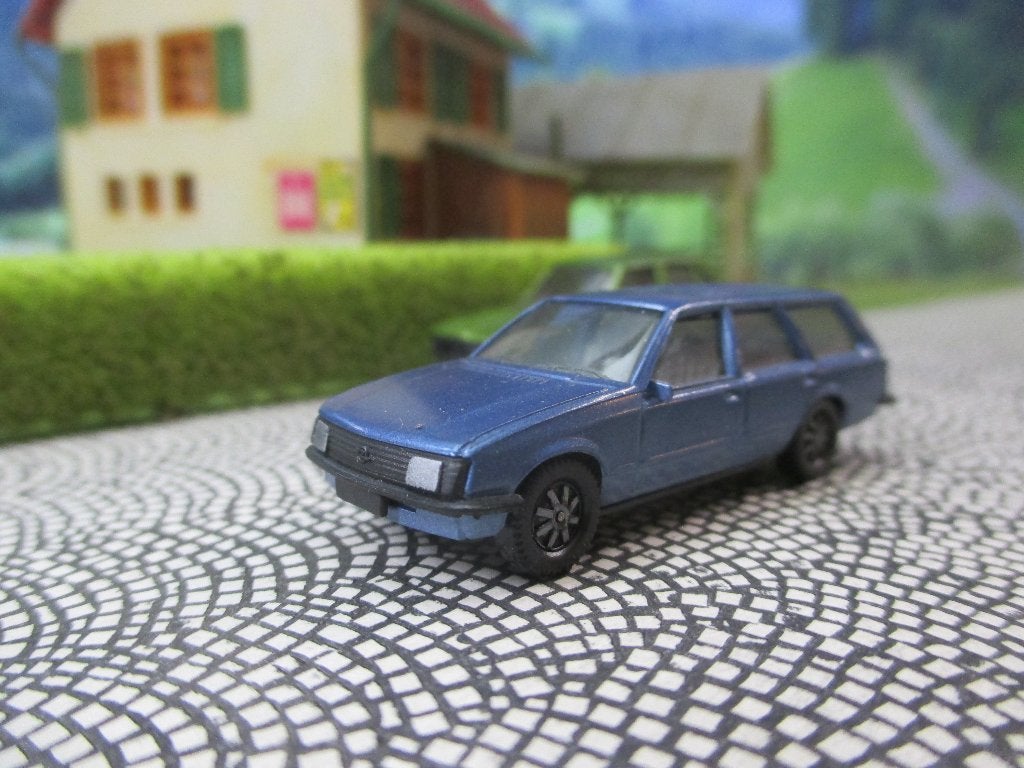 Opel Rekord E-1 Caravan - Herpa blauwmetallic #1, Ophalen of Verzenden, Zo goed als nieuw, Auto, Herpa