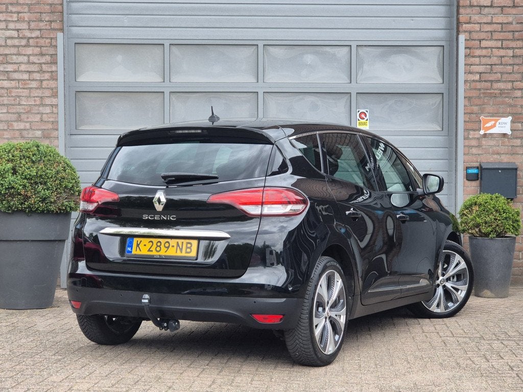 Renault Scénic 1.3 TCe Intens Panoramadak/Trekhaak/20" Velg, Voorwielaandrijving, 4 cilinders, Leder en Stof, Zwart