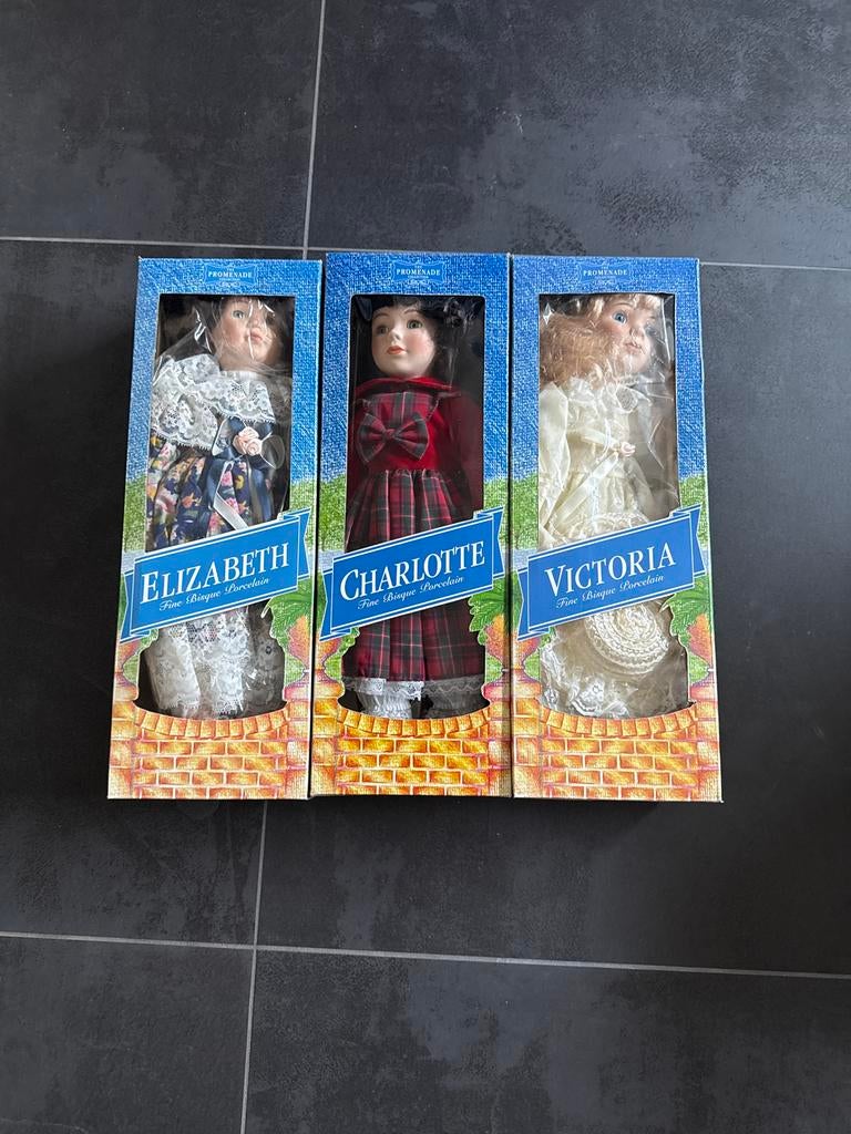 Set van 3 Promenade Porseleinen Poppen: Elizabeth, Charlotte, Verzamelen, Poppen, Ophalen of Verzenden, Zo goed als nieuw, Pop