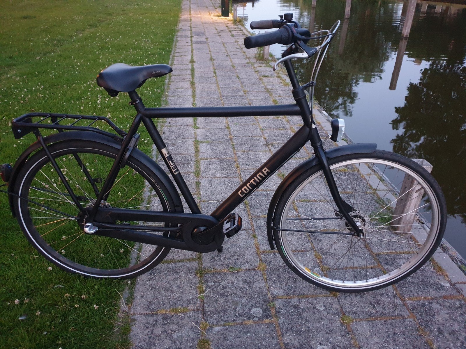Cortina U1 28 inch H61 100%, Ophalen, Zo goed als nieuw, Overige merken