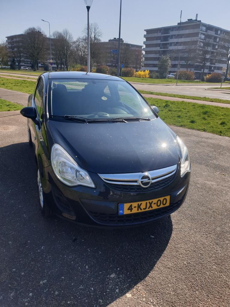 Opel Corsa 1.2 16V 3D 2013 Zwart, Auto's, Opel, Voorwielaandrijving, Euro 5, 40 €/maand, Zwart