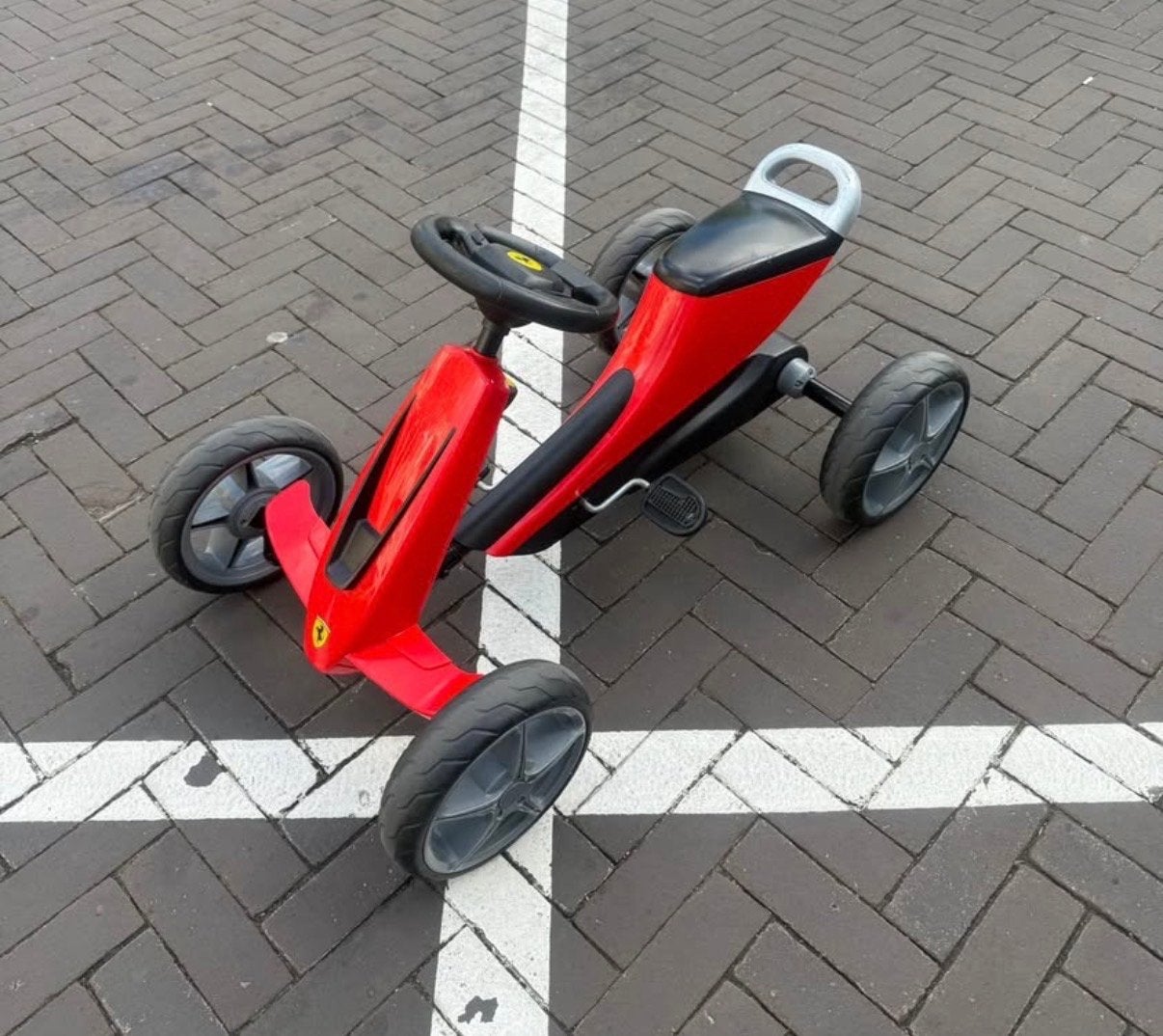 Ferrari skelter voor kinderen - Zo goed als nieuw, Ophalen of Verzenden, Zo goed als nieuw, Trapvoertuig