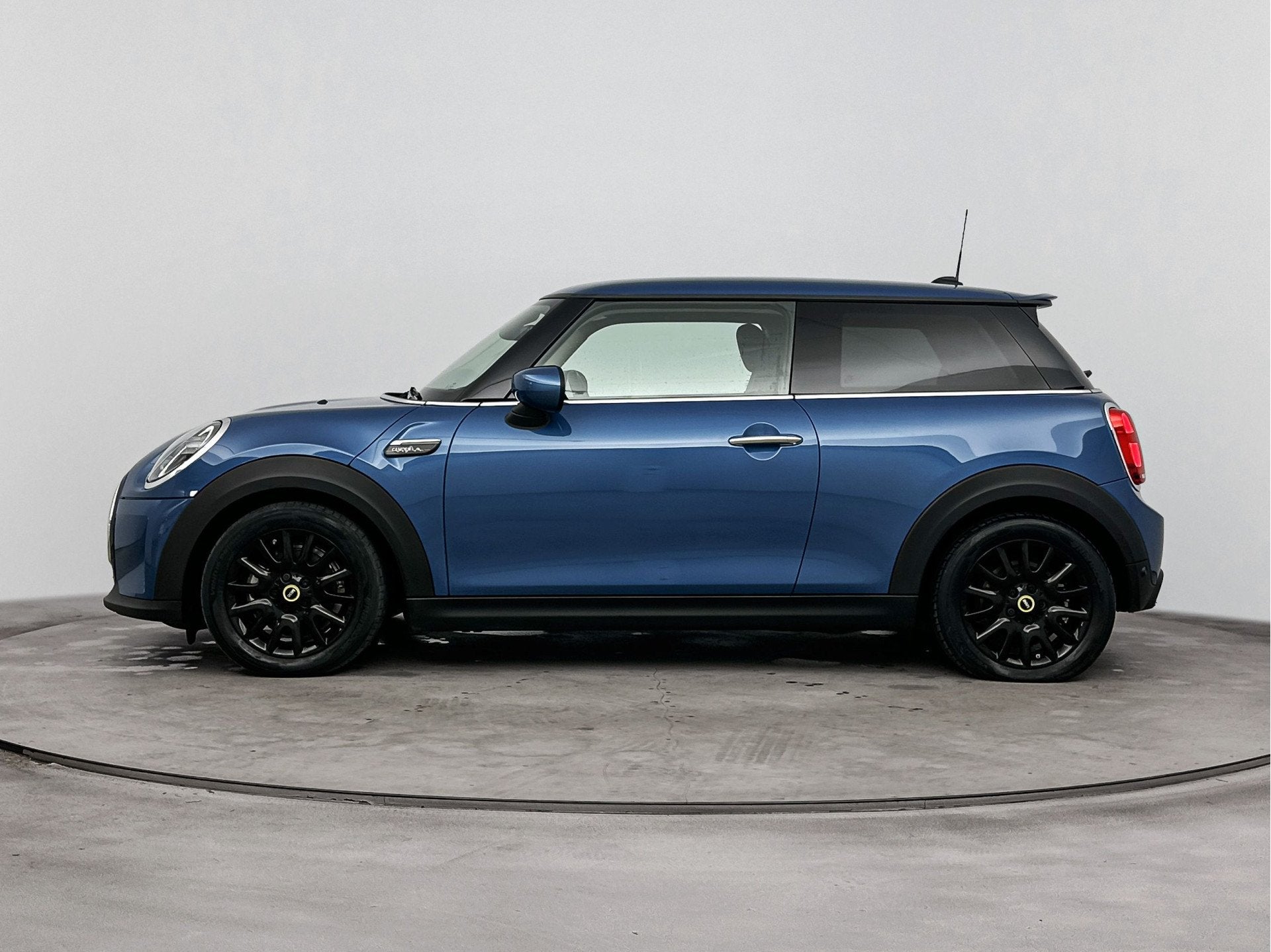 MINI Electric Classic / Sportstoelen / Stoelverwarming / Get, Auto's, Dealer onderhouden, Met garantie (alle), Leder en Stof, Mini Electric