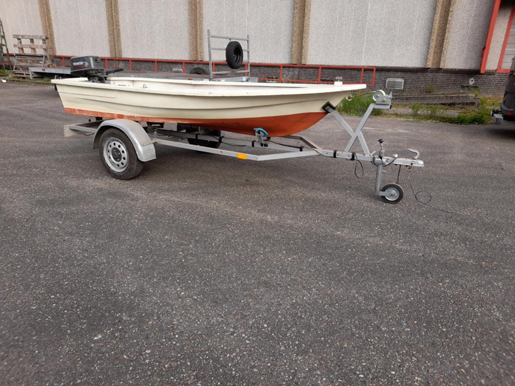 Boot met motor en trailer, Watersport en Boten, Ophalen, Polyester, Buitenboordmotor, Trailer