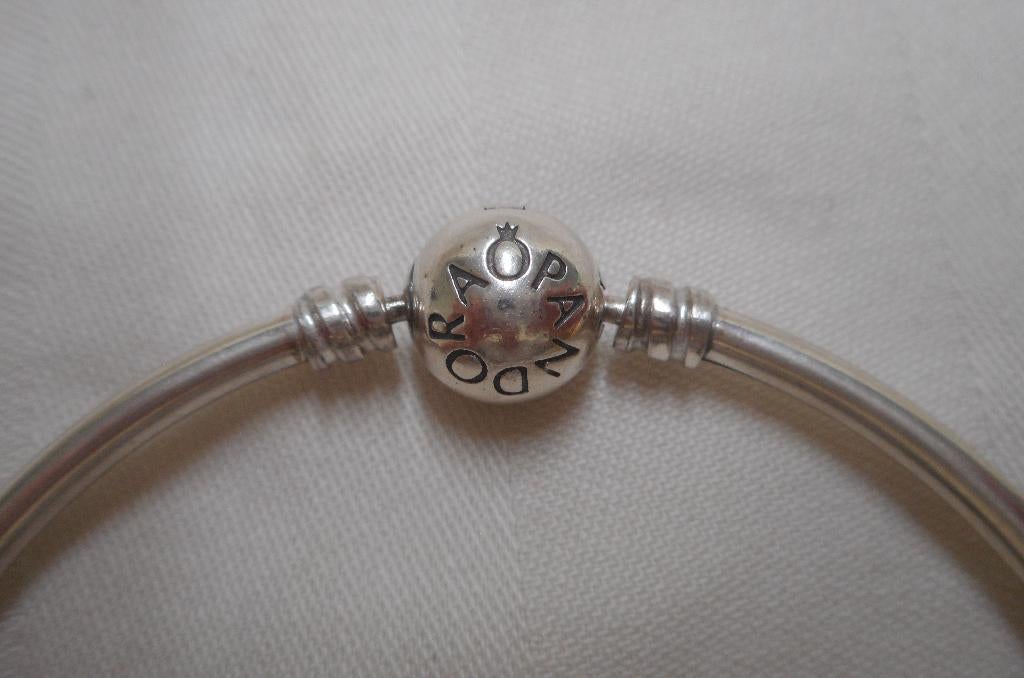 Zilveren Pandora armband Moments Charm Bangle nr.243, Verzenden, Zo goed als nieuw, Zilver, Zilver