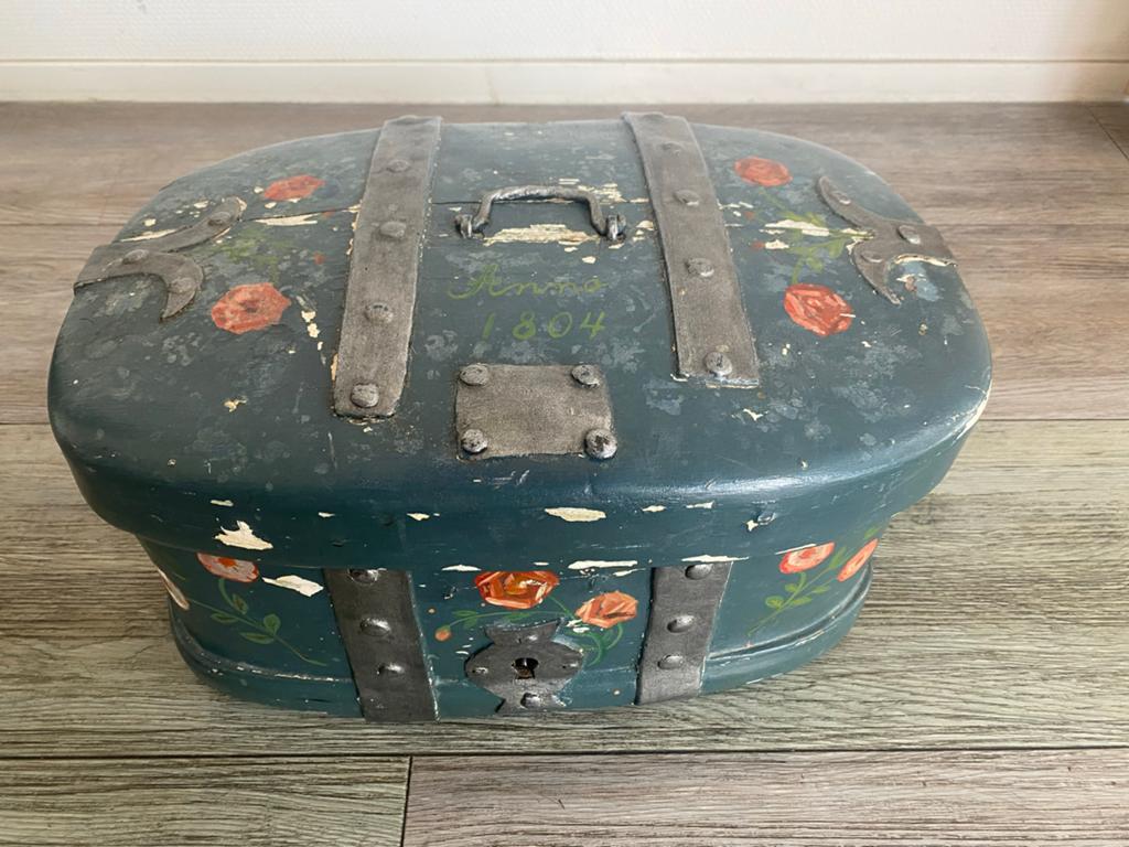 Zweedse, antieke broodbox met inscriptie "1706", Ophalen of Verzenden