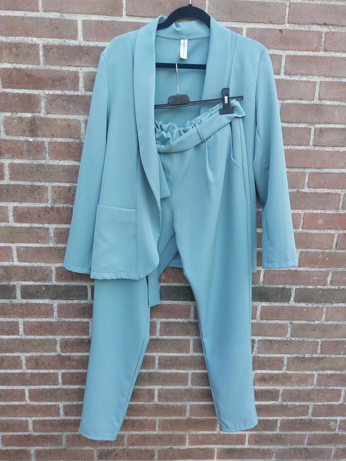 Pak turquoise blazer met broek New collection broekpak, Ophalen of Verzenden