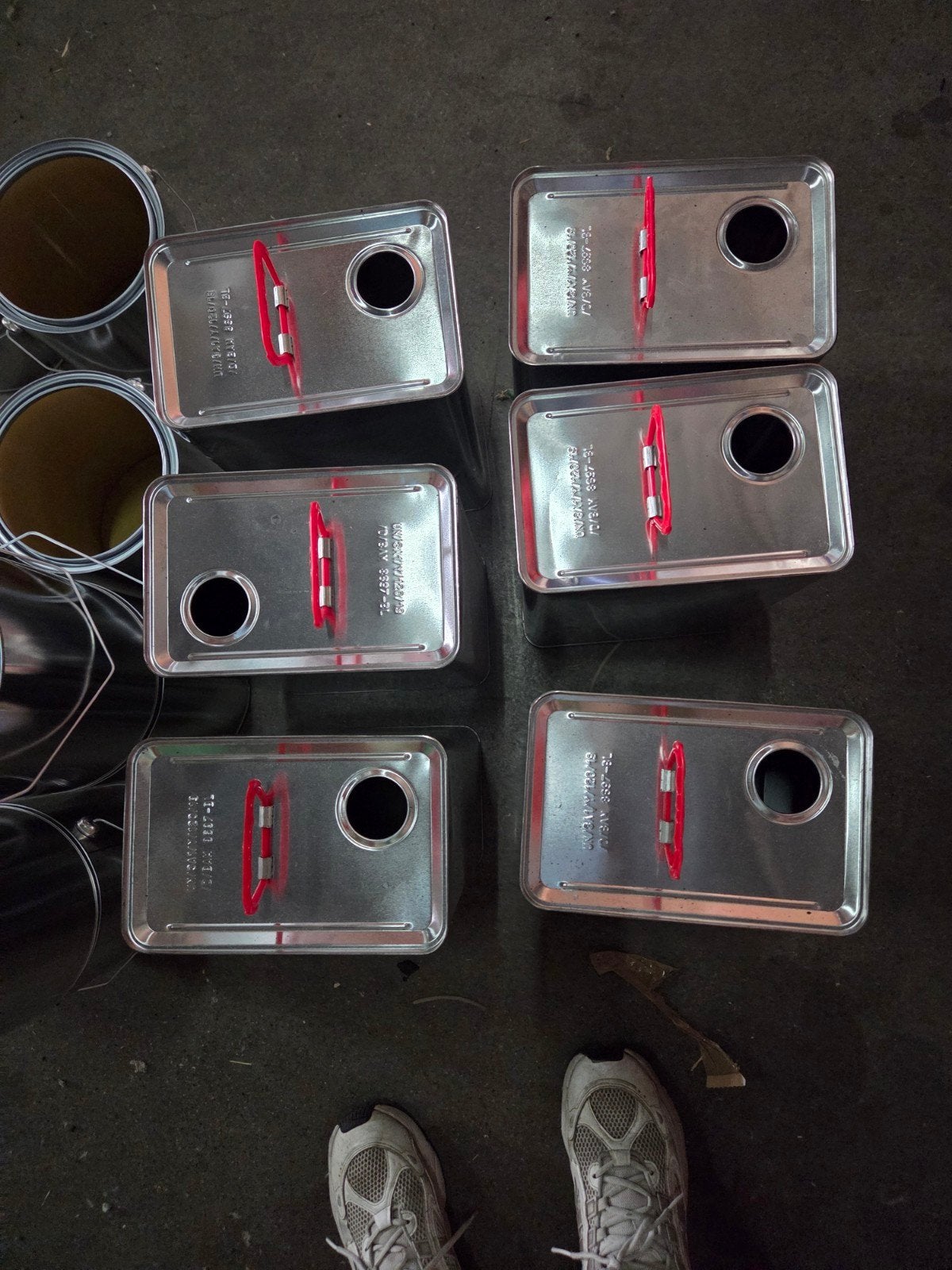 Vierkante Blikken met Rode Dop - 5L en 10L, Verzamelen, Blikken, Ophalen of Verzenden