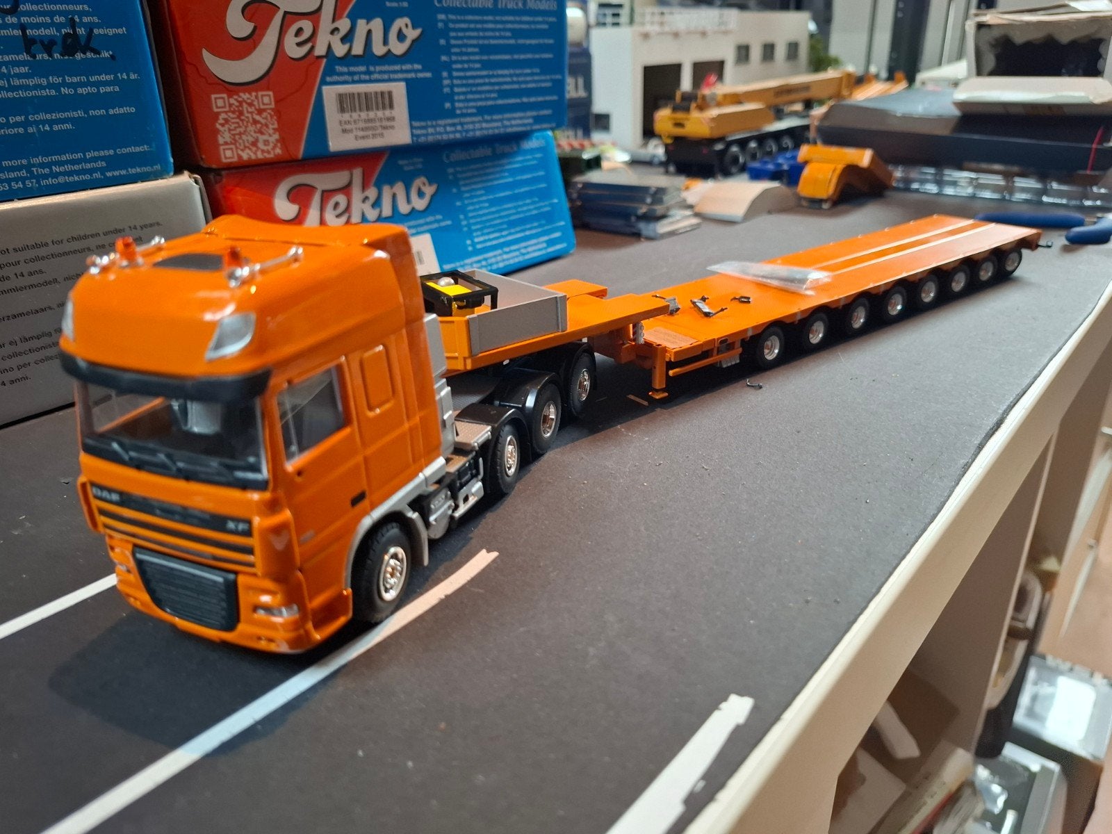 daf xf met dieplader, Ophalen of Verzenden, Nieuw, Bus of Vrachtwagen, Lion Toys