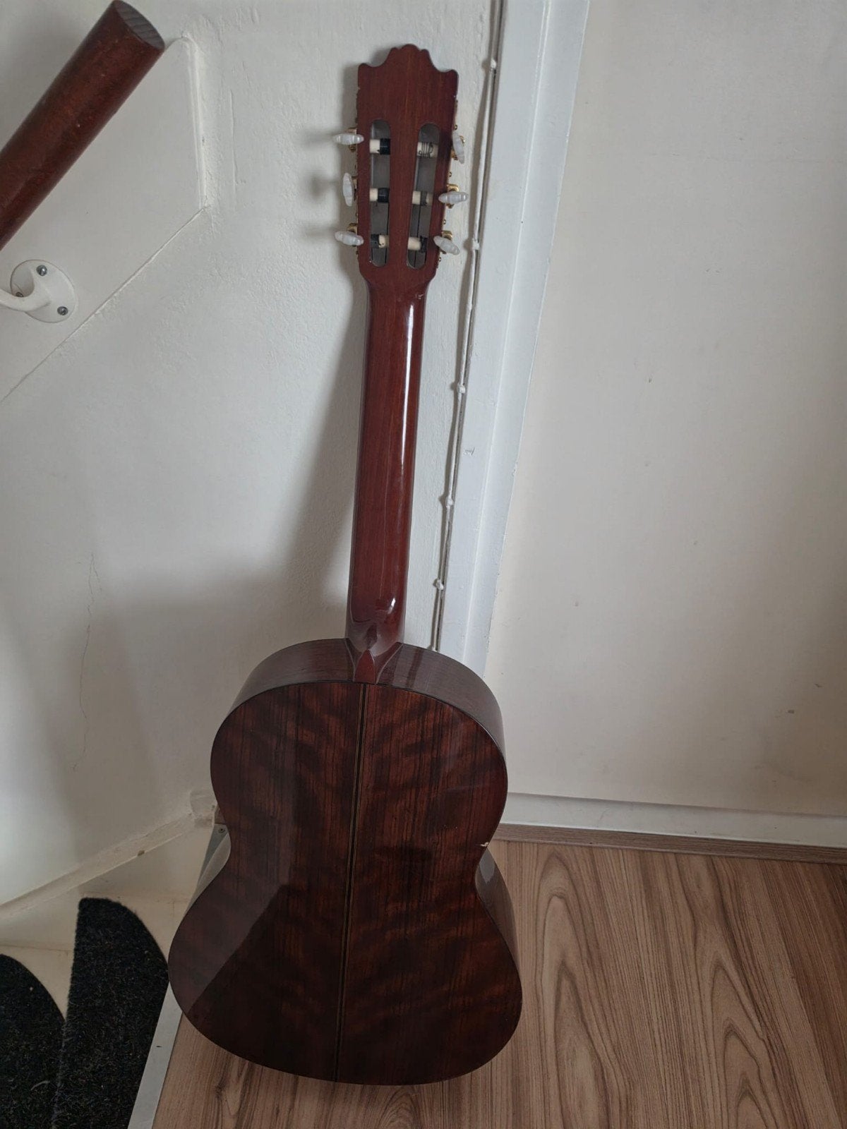 Yamaha gitaar, Ophalen