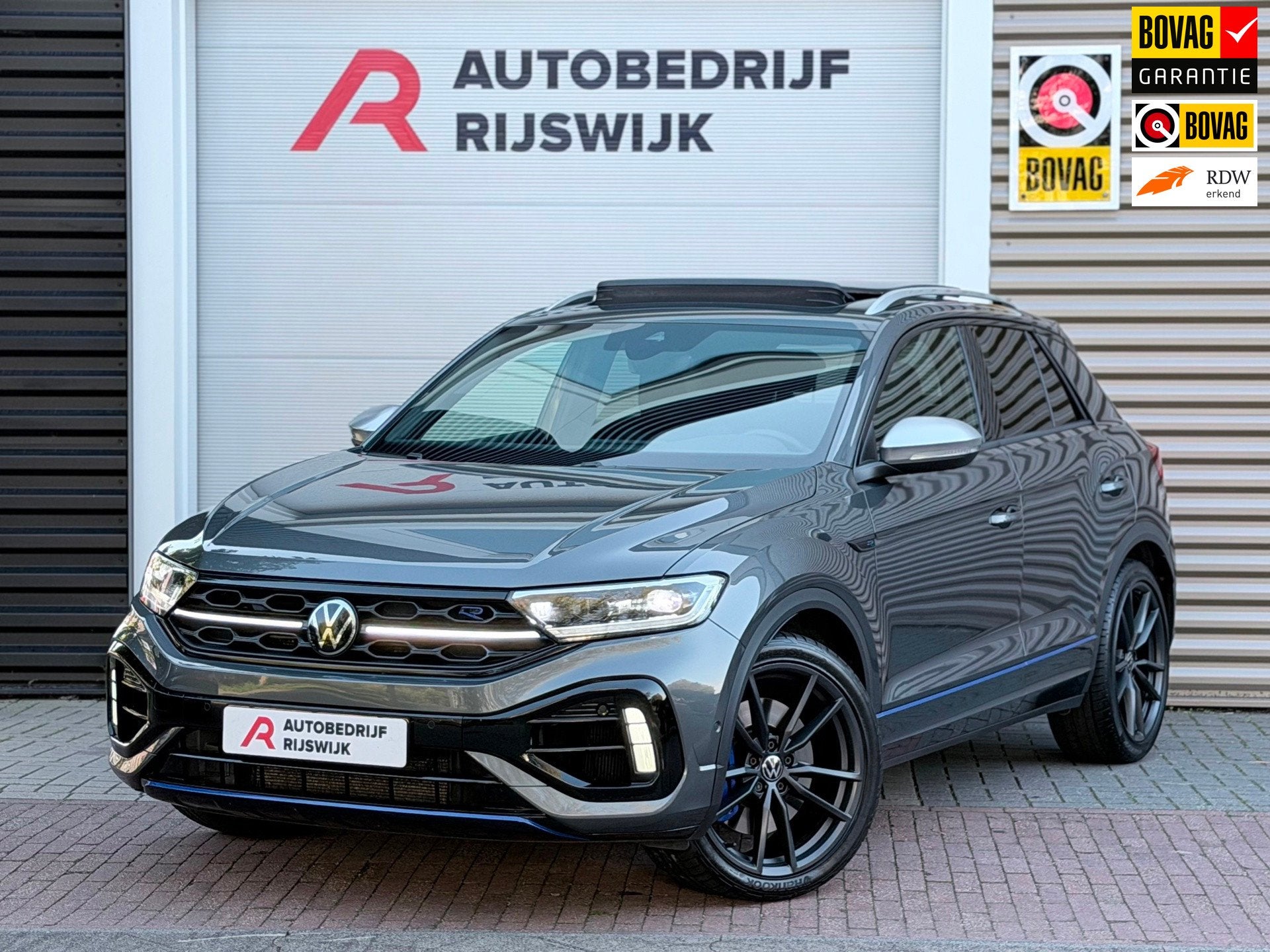 Volkswagen T-ROC 2.0 TSI 4Motion R Akra/Memory/Pano/IQ.Light, Auto's, Dealer onderhouden, Gebruikt, Euro 6, 4 cilinders