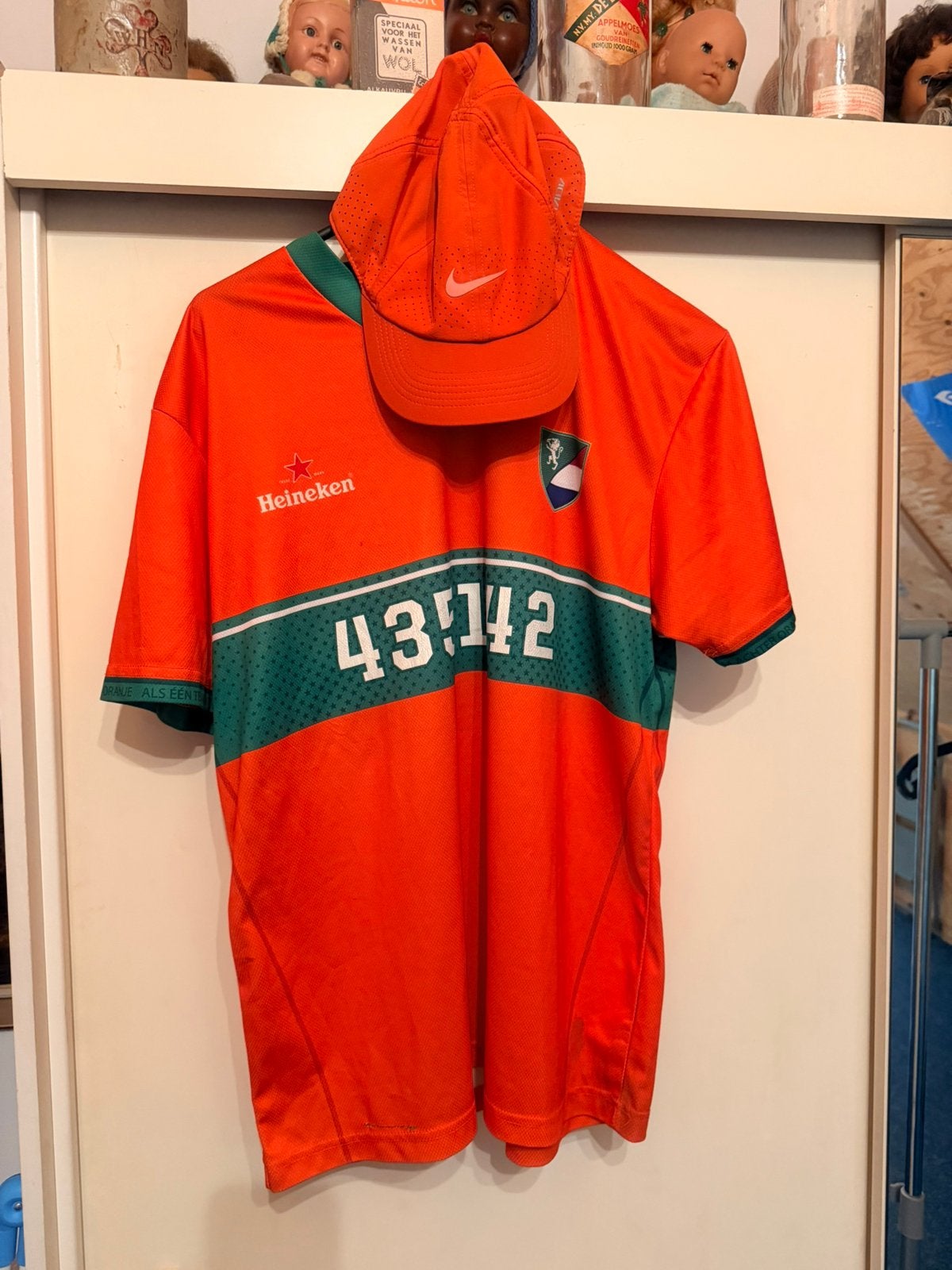 Oranje voetbalshirt met Heineken logo en Nike pet, Ophalen of Verzenden, Gedragen, Overige maten, Oranje