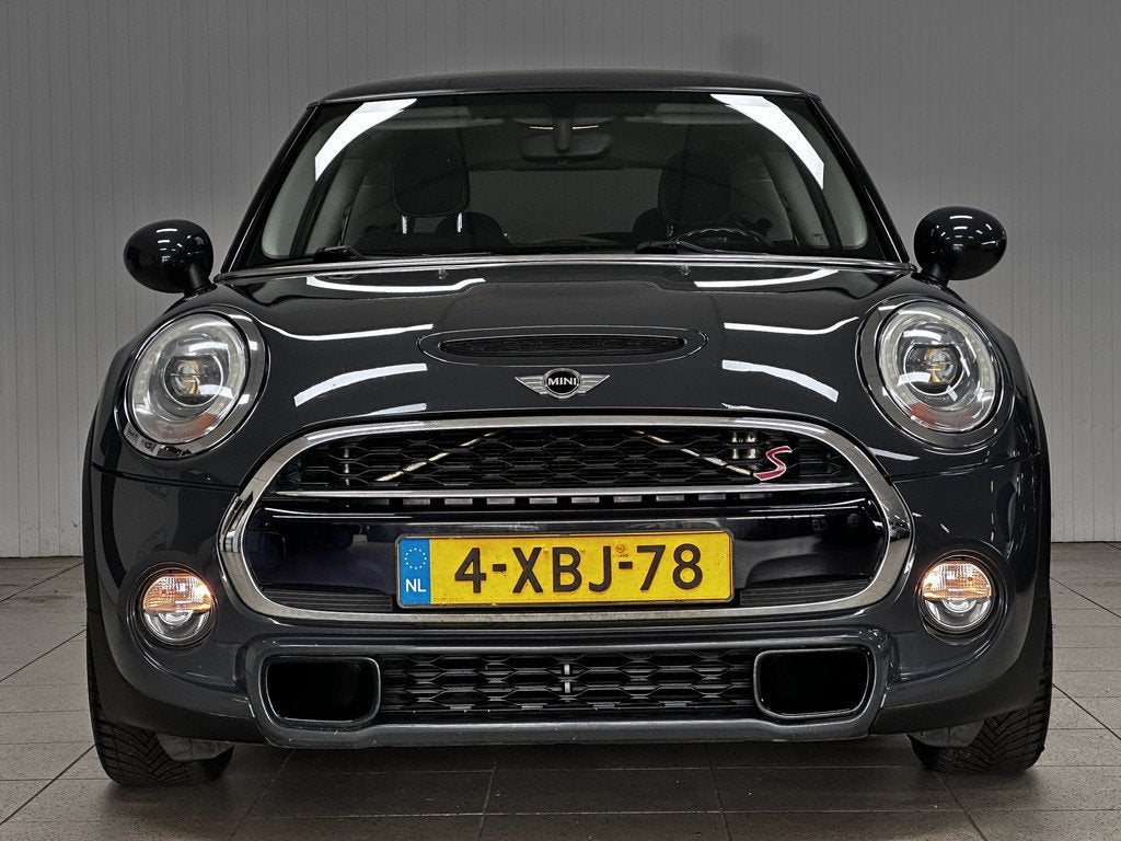 MINI 3-deurs 2.0 Cooper S/ NL AUTO!/ 192pk!/ LMV/ LED Koplam, Voorwielaandrijving, 1998 cc, Stof, Gebruikt