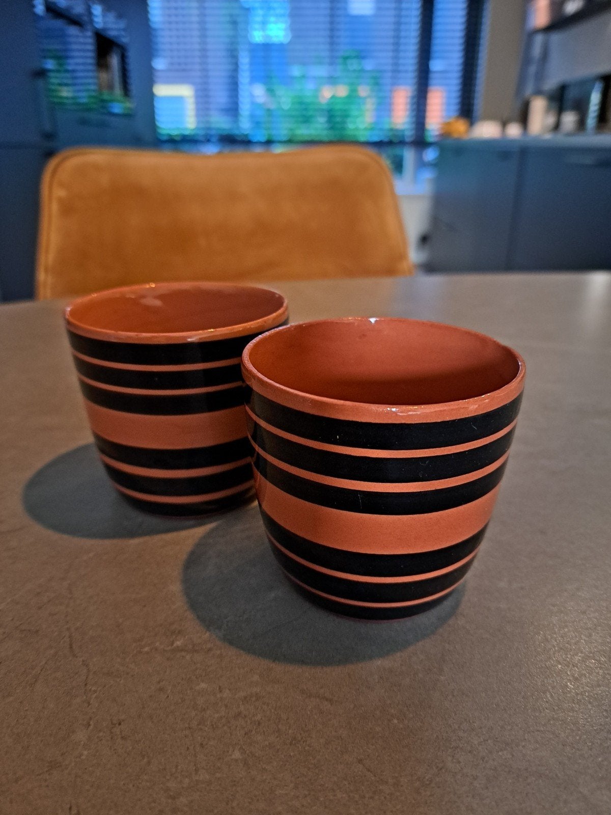 2x Ambacht Volendam design kopjes, Frank Carpay, Overige merken, Zo goed als nieuw, Overige stijlen, Aardewerk