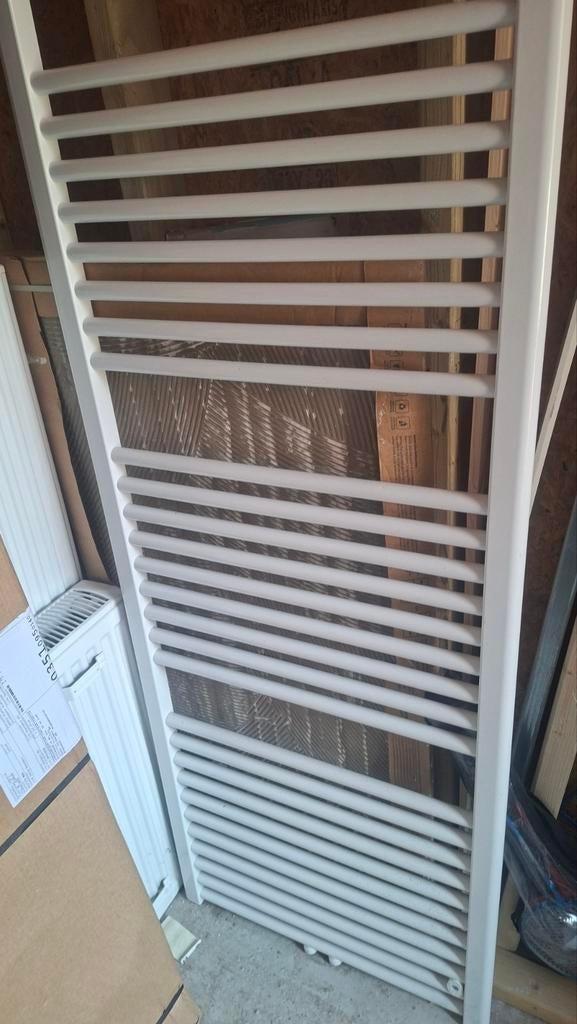 Witte handdoekradiator, zo goed als nieuw, Ophalen, Radiator, Minder dan 60 cm, Zo goed als nieuw