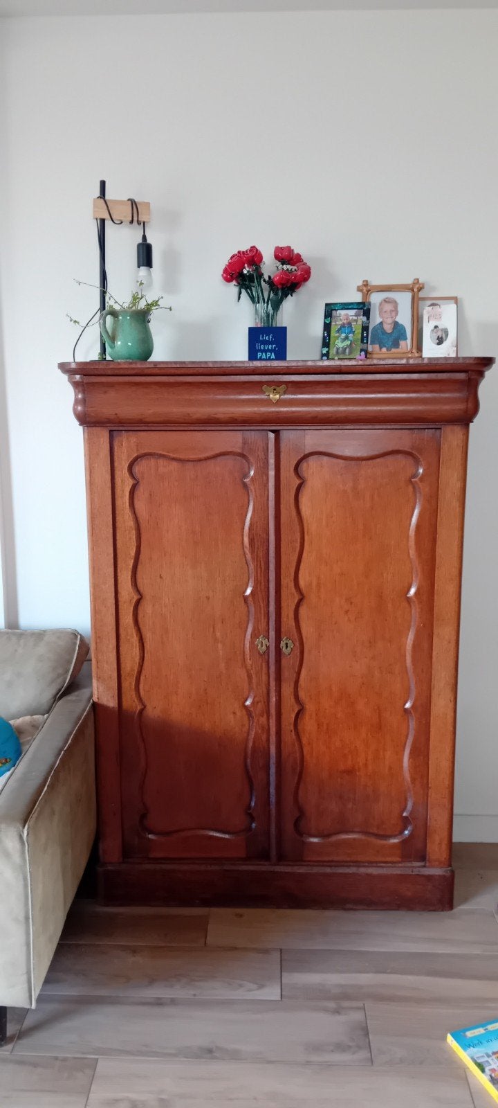 Biedermeier kast 152 x 110  42 cm, Ophalen