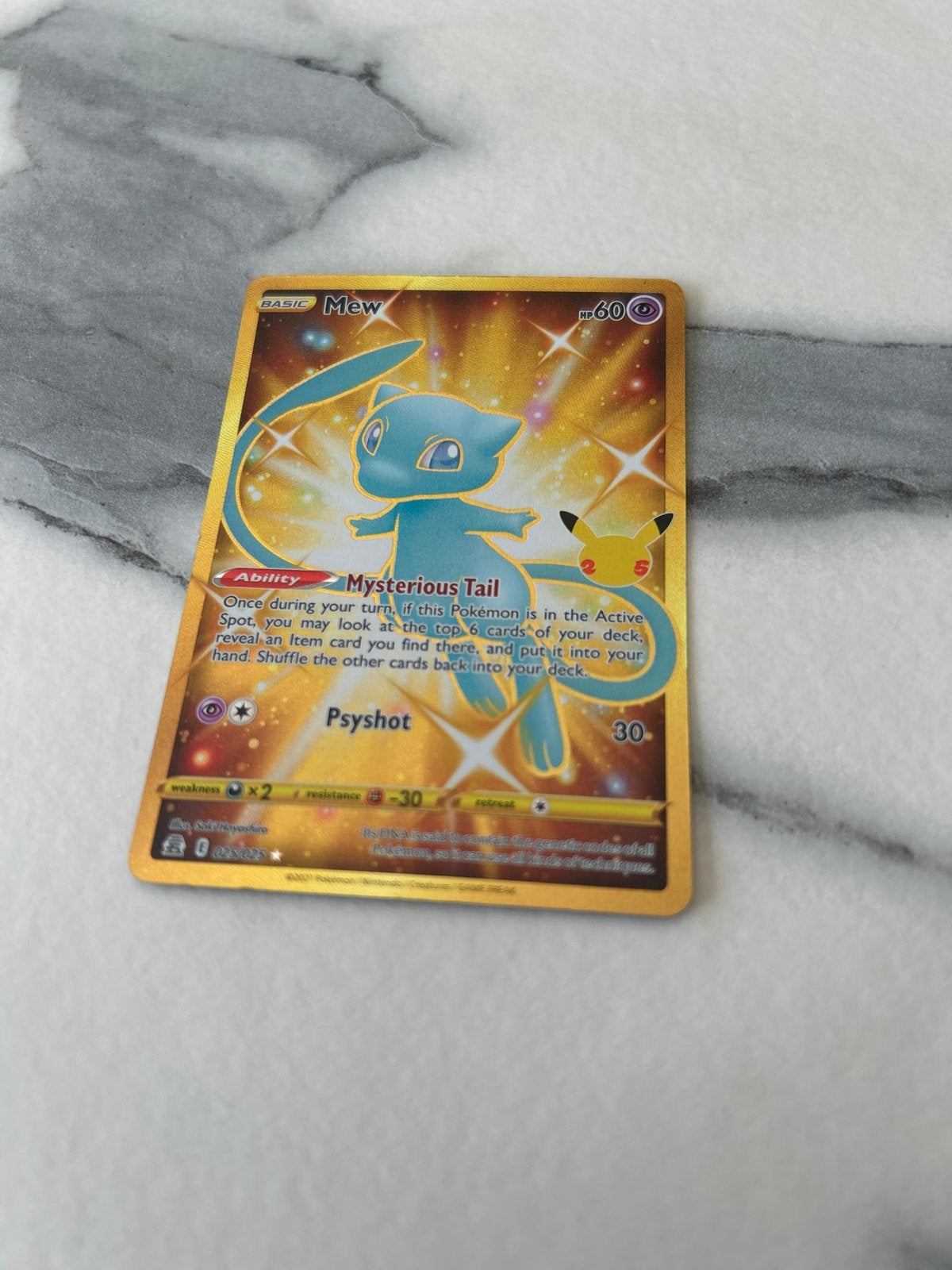 Pokémon Mew Celebrations 25th Anniversary Gold Card, Hobby en Vrije tijd, Verzamelkaartspellen | Pokémon, Ophalen, Zo goed als nieuw