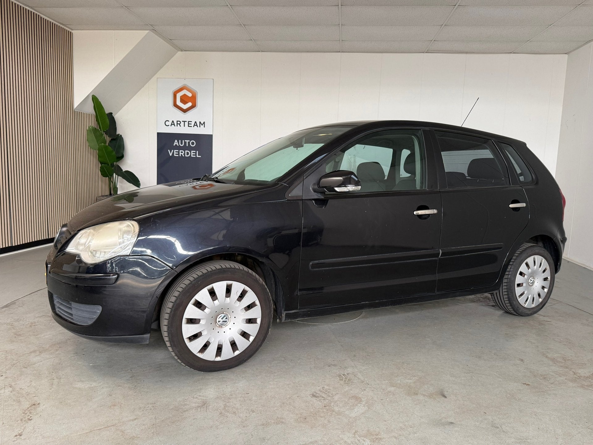 Volkswagen Polo 1.4-16V Comfortline Airco, Voorwielaandrijving, 4 cilinders, Zwart, Bedrijf