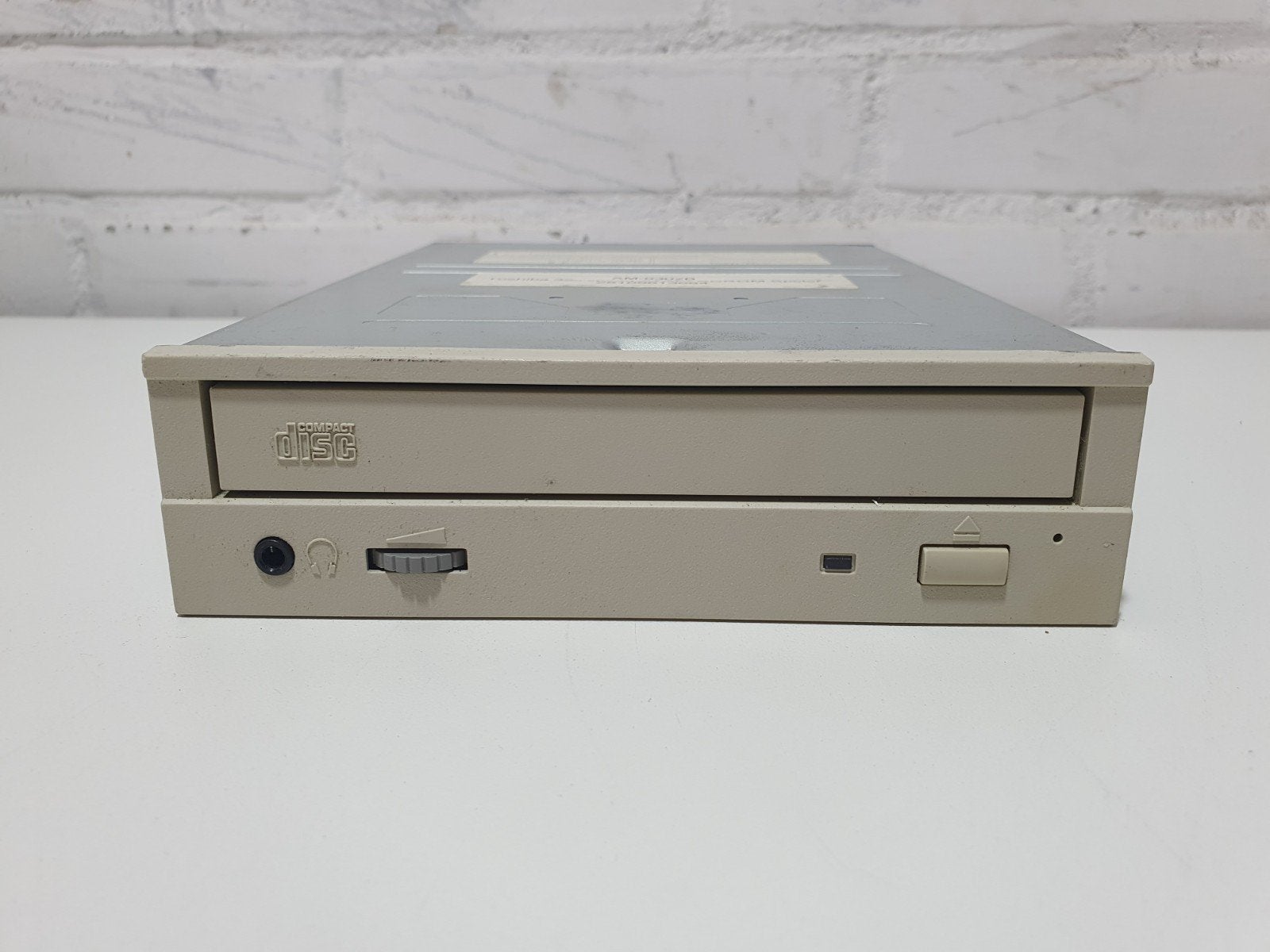 Toshiba XM-6302B – Retro CD-ROM Drive 32x, Computers en Software, Optische drives, Zo goed als nieuw, Intern, Windows, Cd, Ophalen of Verzenden