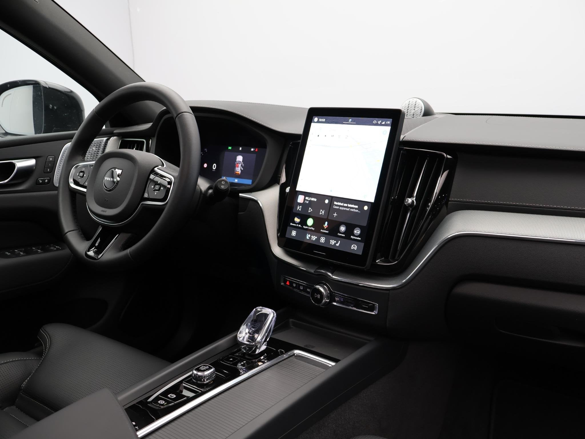 Volvo XC60 T8 455PK Plug-in hybrid AWD Ultra Black Edition /, Gebruikt, 4 cilinders, Lichtsensor, 180 min