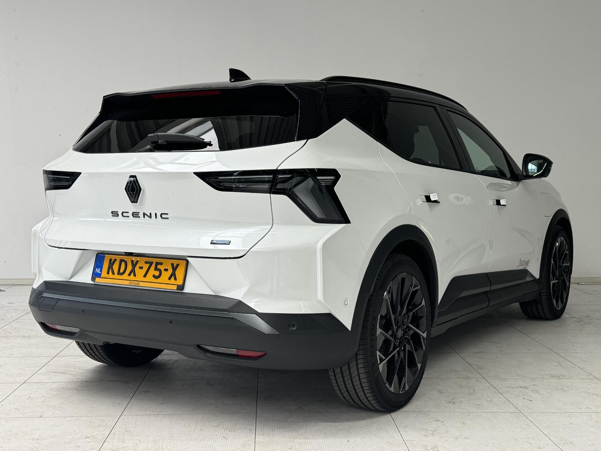 Renault Scenic E-Tech EV87 long range esprit Alpine | DEMO |, Met garantie (alle), Leder en Stof, Wit, 625 km