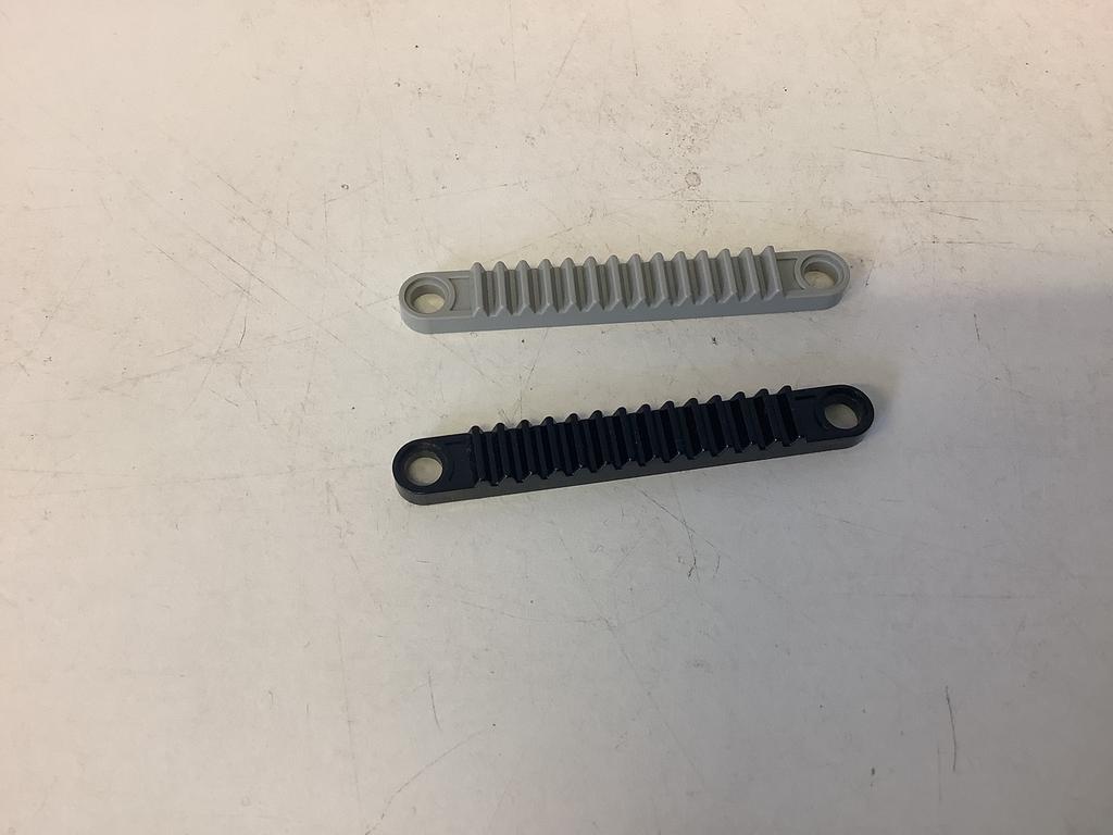 Lego technic tandwiel heugel 1x8 met gaten grijs en zwart, Ophalen of Verzenden, Gebruikt, Losse stenen, Lego
