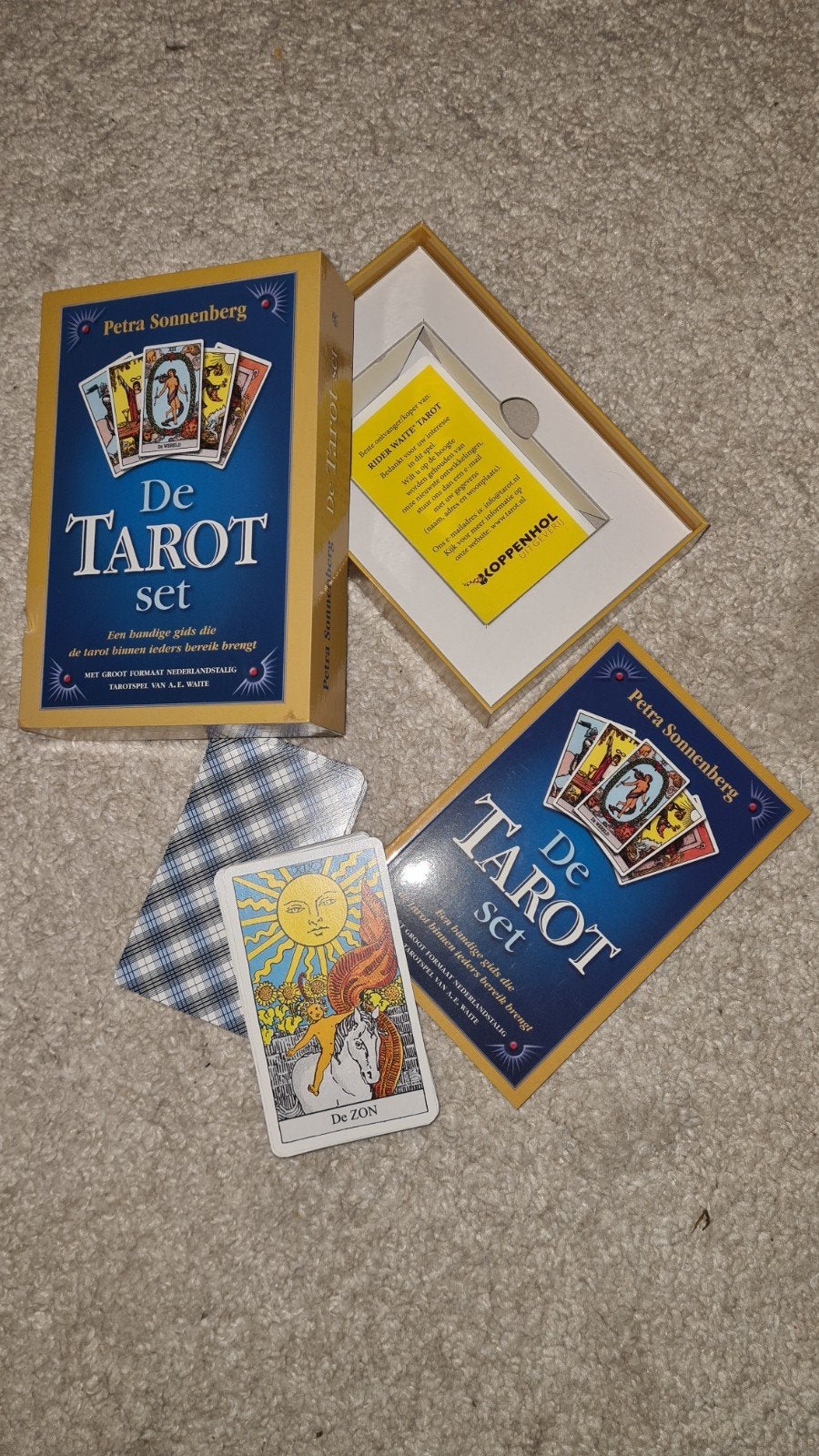 De Tarot Set - Petra Sonnenberg, Tarot of Kaarten leggen, Petra Sonnenberg, Ophalen of Verzenden, Zo goed als nieuw