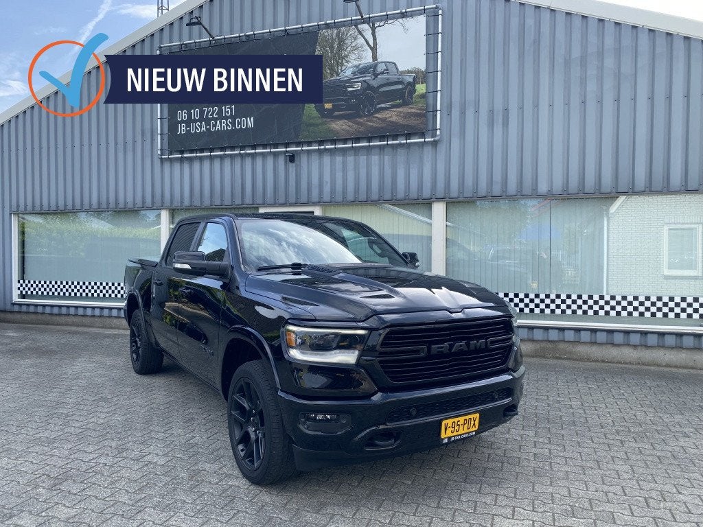 Dodge Ram 5.7 V8 Laramie Night Nieuwstaat ! (bj 2022), Auto's, Automaat, 2361 kg, Gebruikt, 5654 cc