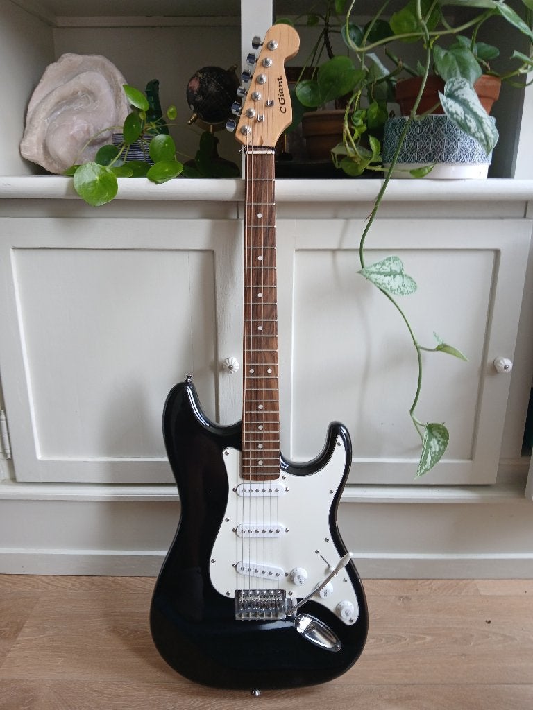 Elektrische Gitaar C.Giant voor beginners met hoes, Met versterker, Zo goed als nieuw, Solid body, Ophalen