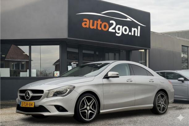 Mercedes-Benz CLA-Klasse 200 AUT6 AMG-LINE LEDER NAVI CAMERA, Auto's, Gebruikt, Zwart, 715 kg, Leder en Stof