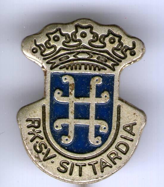R.K.S.V. Sittardia zilverkl. voetbal club speldje ( Z_046a ), Verzenden, Nieuw, Sport, Speldje of Pin