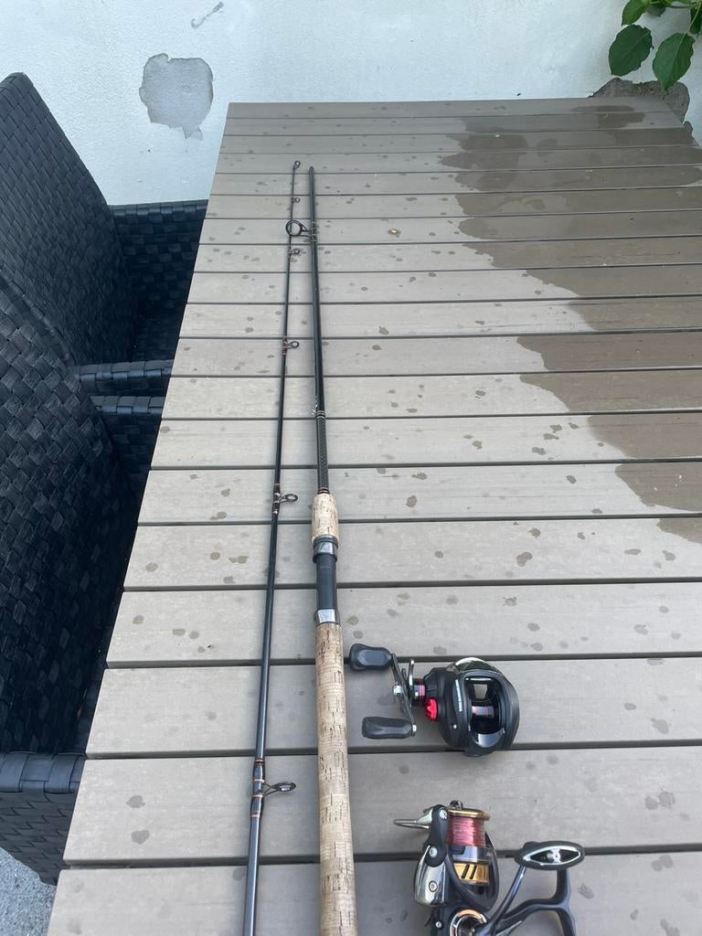 Hengel en 2 molens (baitcaster & reel), Ophalen, Gebruikt, Overige typen